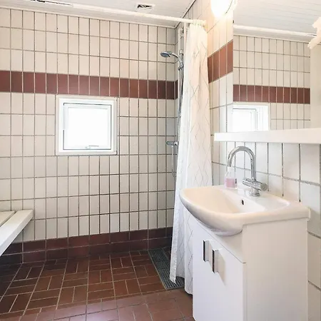 Charming 6-person Vacation In Holiday home *