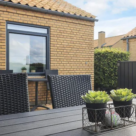 Charming 6-person Vacation In * Middelfart
