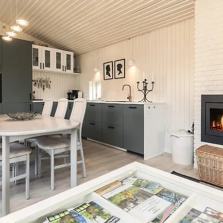 Charming 6-person Vacation In * Middelfart