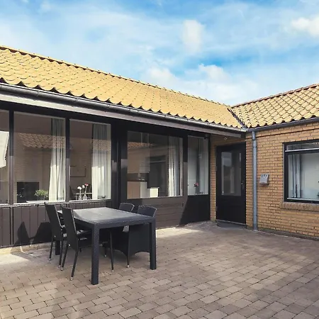 Charming 6-person Vacation In Middelfart